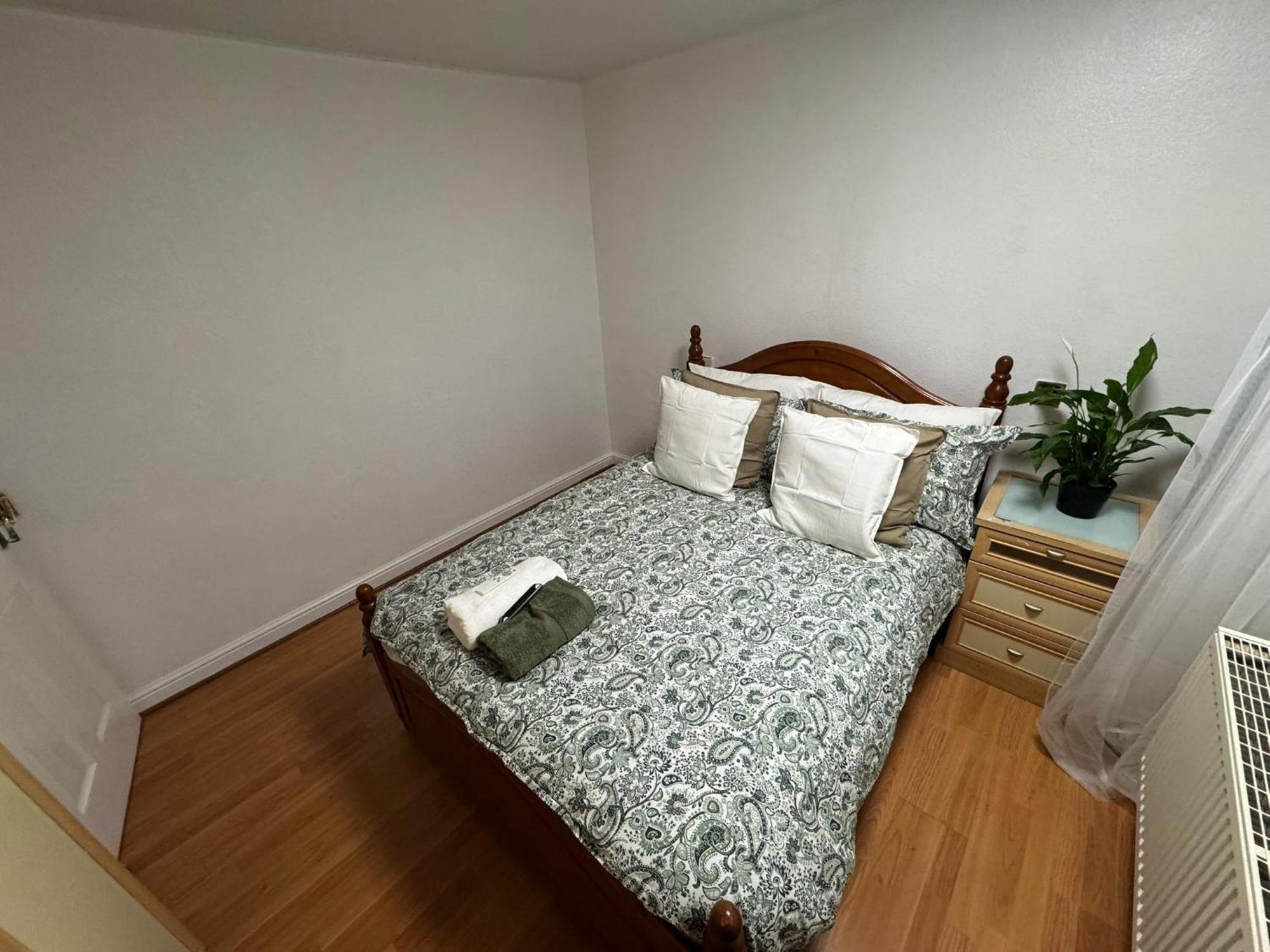 Tks Modern 1bed Flat,