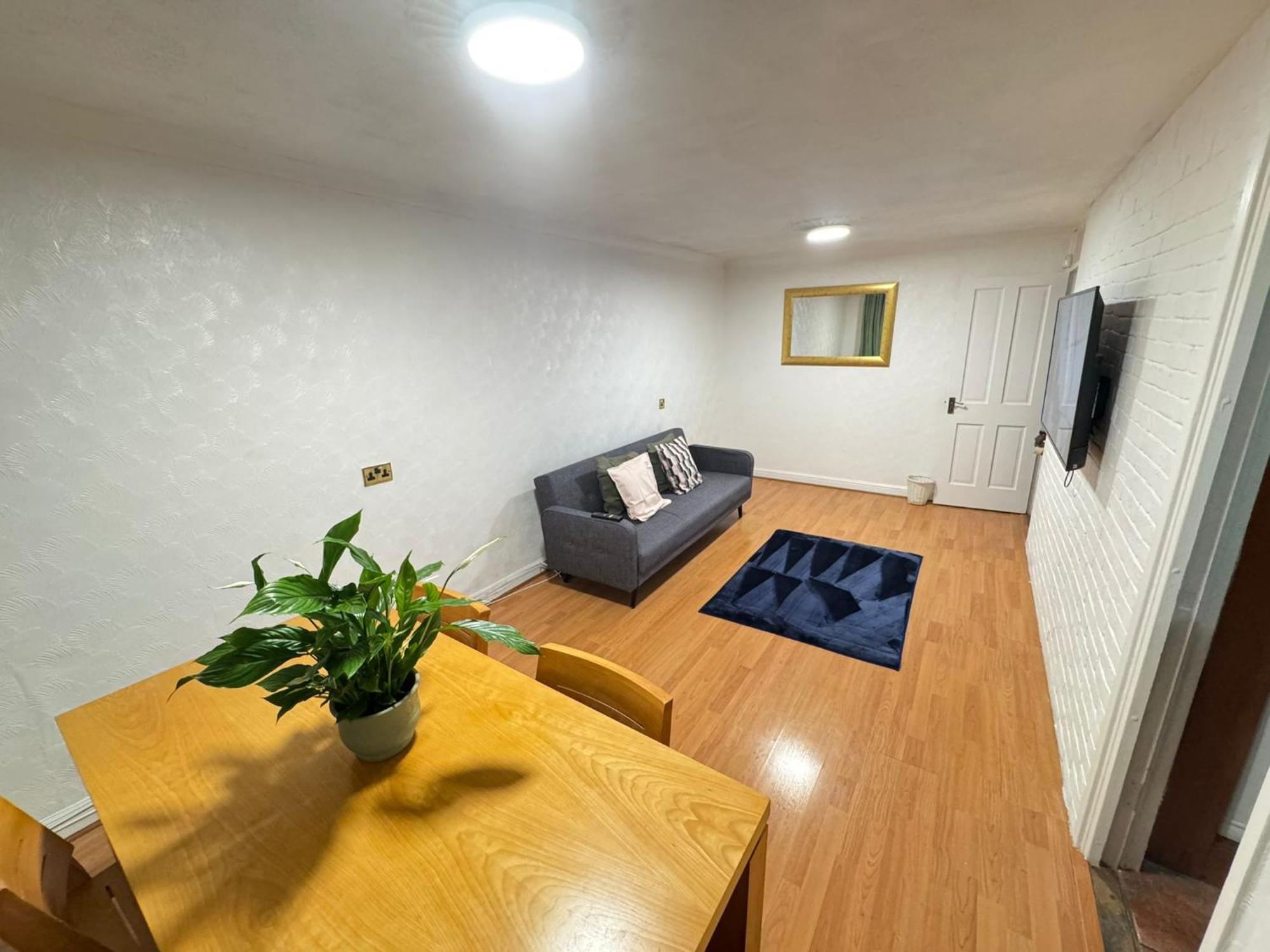 Apartment Tks Modern 1bed Flat,