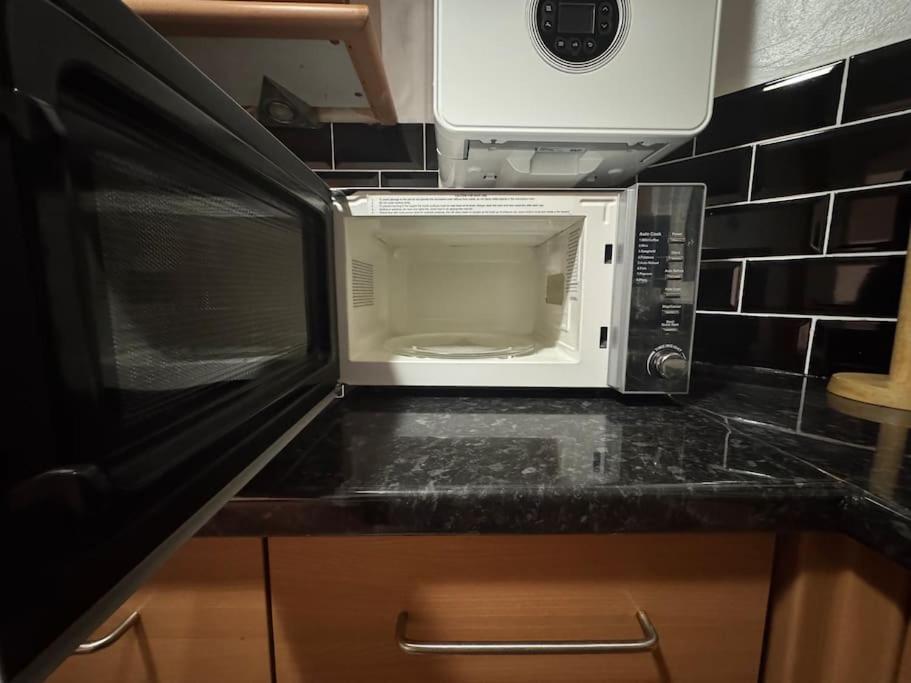 Apartment Tks Modern 1bed Flat, *