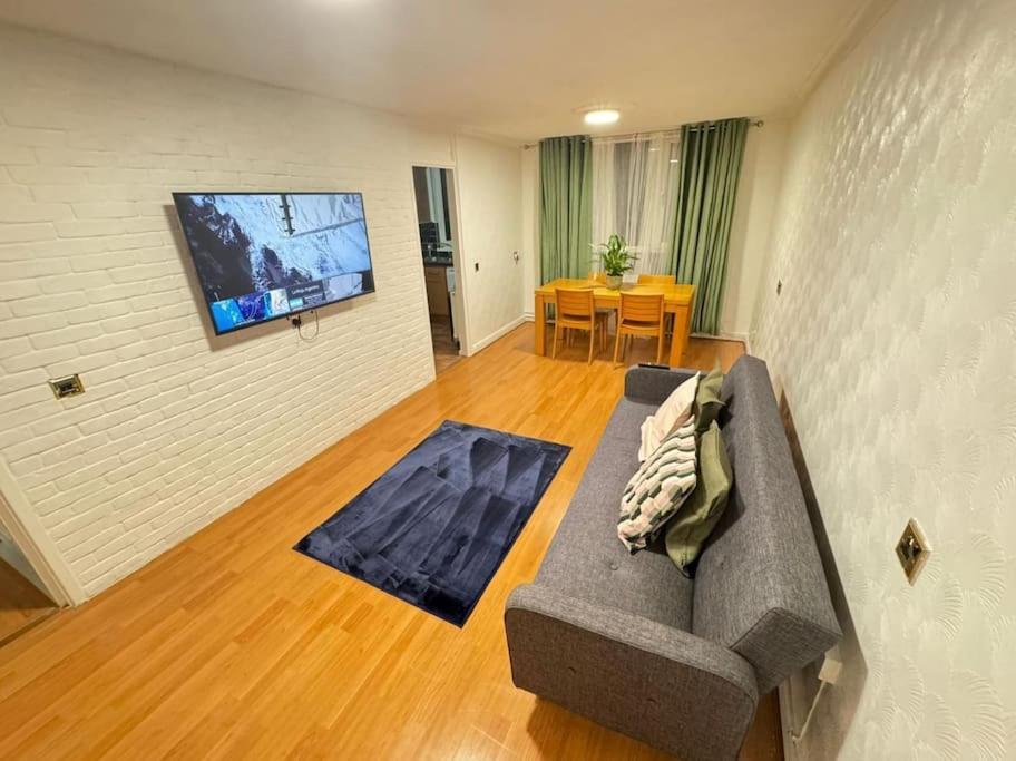 Tks Modern 1bed Flat,